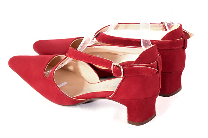 Cardinal red women's open side shoes, with crossed straps. Tapered toe. Low kitten heels. Rear view - Florence KOOIJMAN